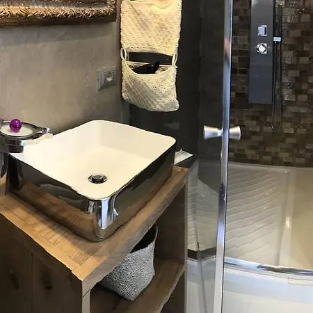 Le Storie Di 马纳罗拉